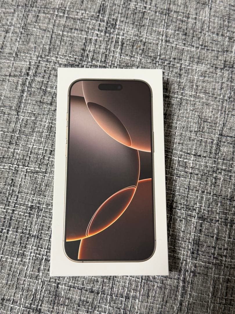 ゆ*こ様 iPhone 16 Pro デザートチタニウム　128GB