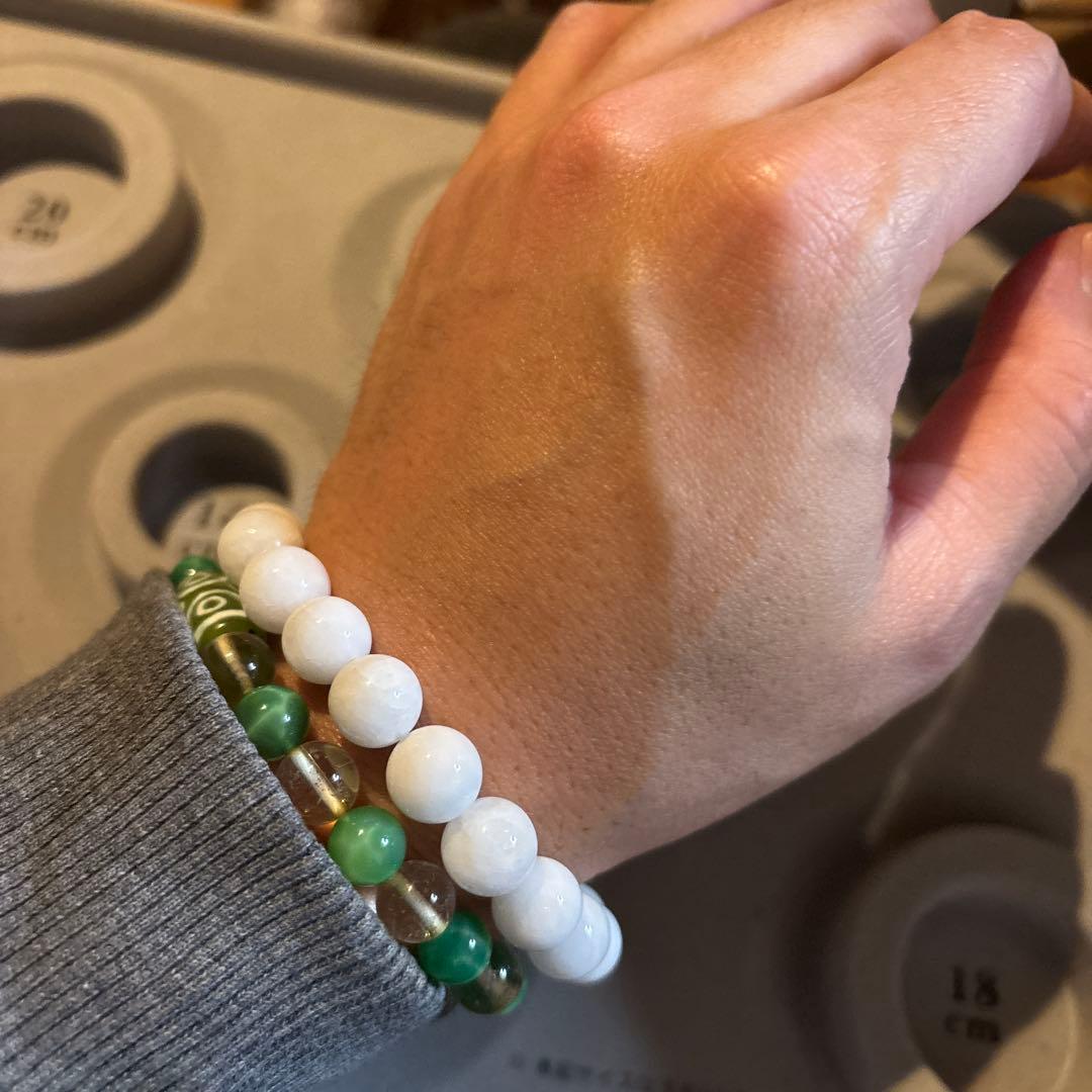 なんじゃこりゃー！こりゃなんじゃこりゃ級！老玉髄九眼天珠！ホワイトジェード！