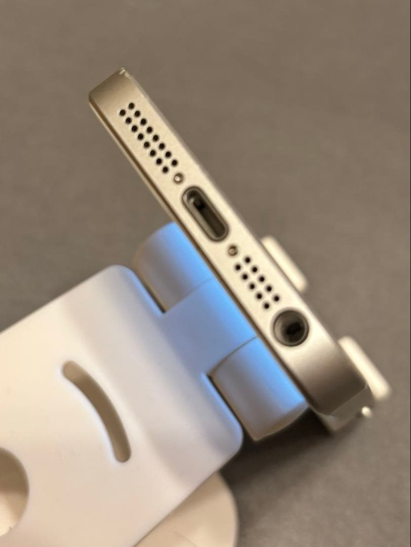 [美品]iPhone SE(第1世代) 32GB バッテリー93% SIMフリー