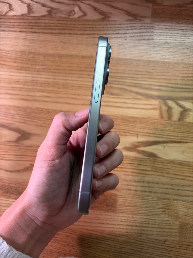 iPhone 15Pro 128GB ナチュラルチタニウム 新品保護フィルム付き
