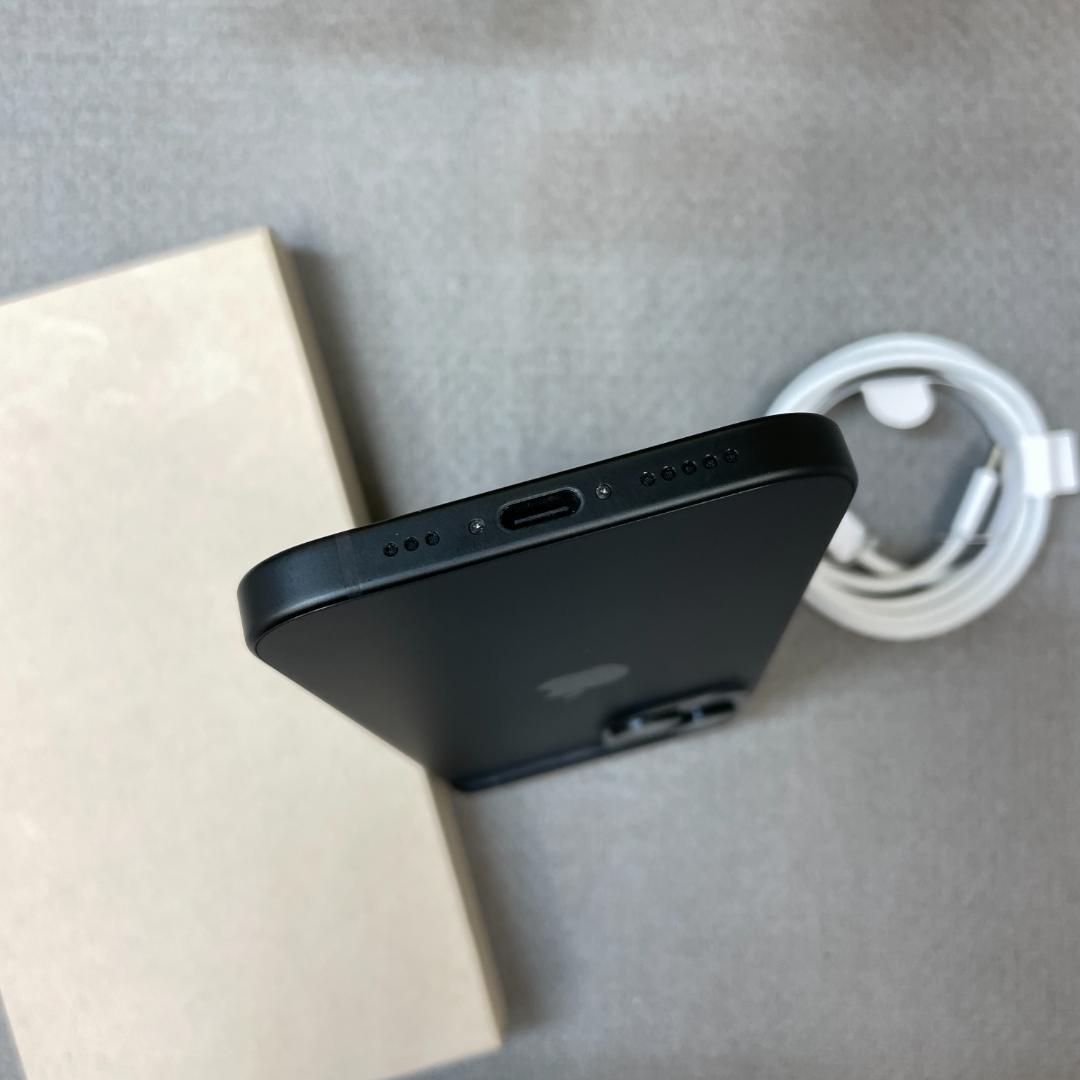 新品同様 iPhone 15 512GB ブラック 国内版 SIMフリー送料無料
