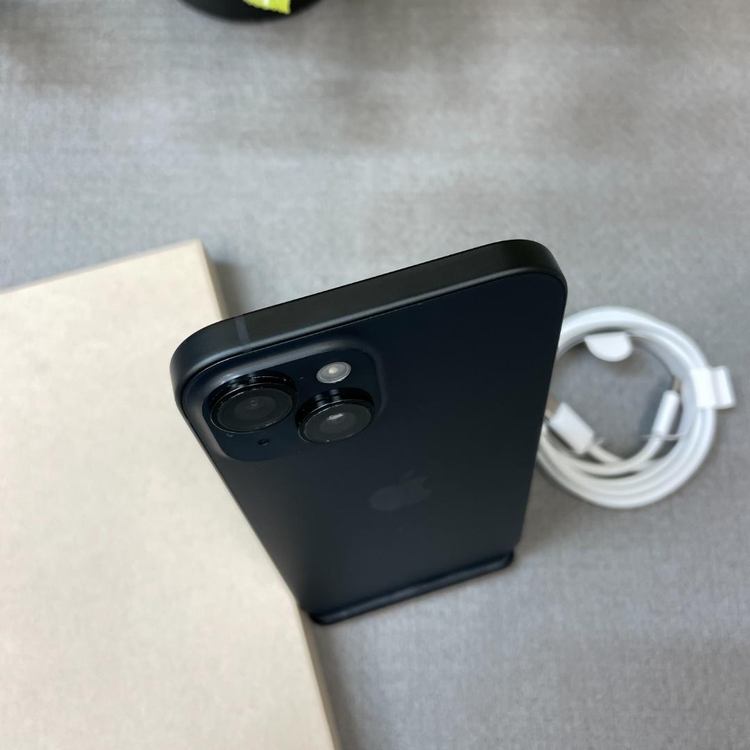 新品同様 iPhone 15 512GB ブラック 国内版 SIMフリー送料無料