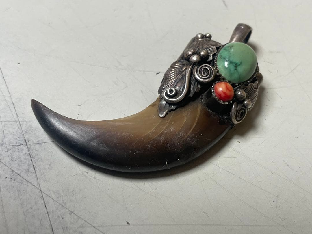 熊の爪ペンダントトップ　925刻印あり①