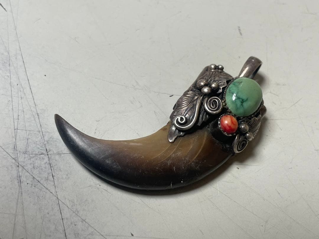 熊の爪ペンダントトップ　925刻印あり①