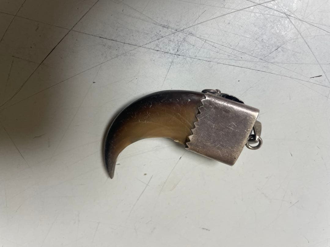 熊の爪ペンダントトップ　925刻印あり①