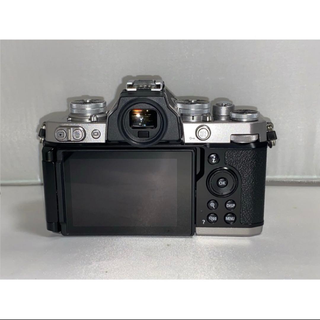 【新品級】Nikon Z fc ボディ 本体 zfc