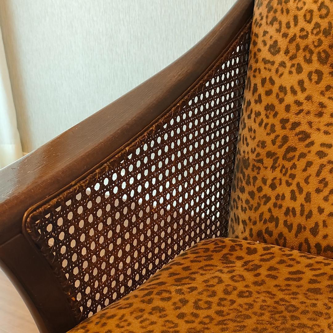 〈希少〉　カリモク　アームチェア　一人掛けソファ　ヒョウ　カゴメ①