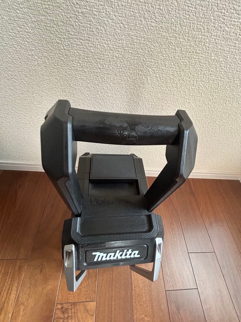 マキタ　Makita True Wireless Stereo ラジオ