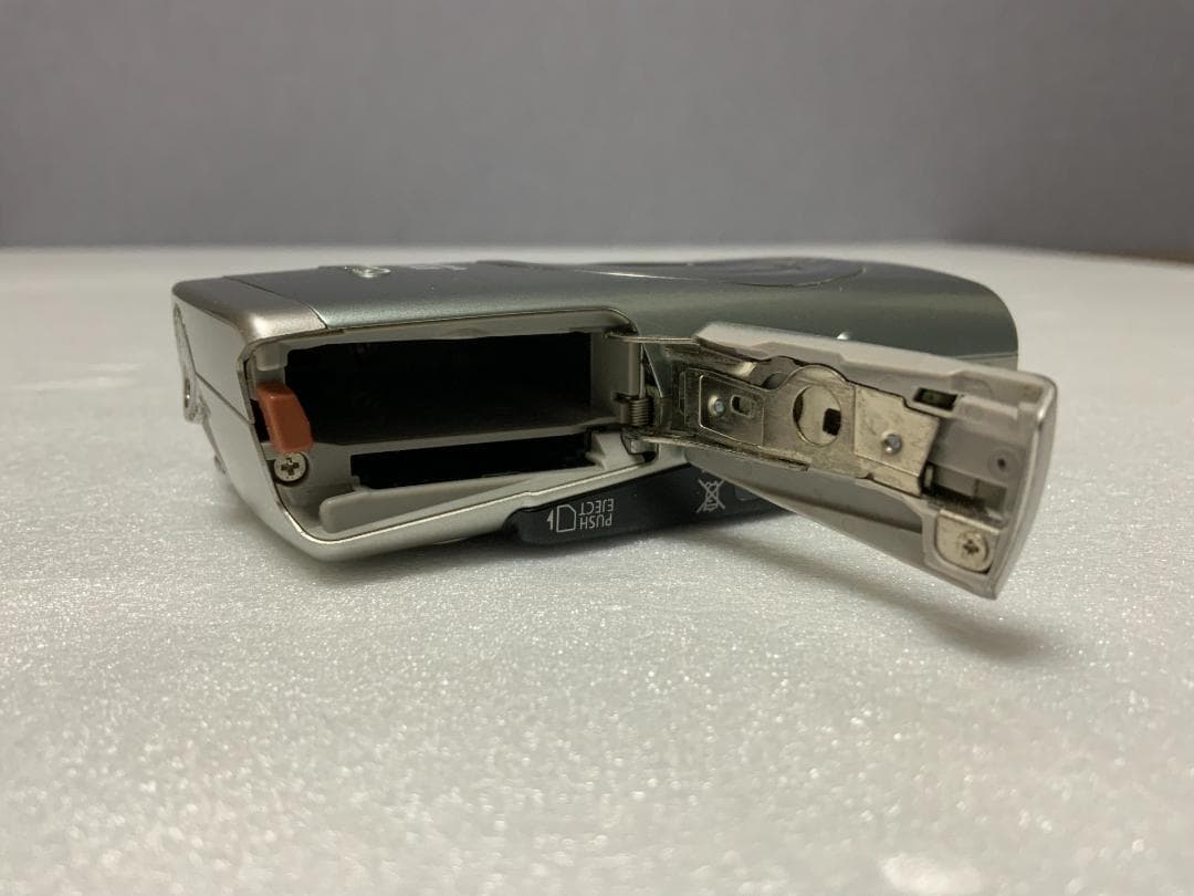 Canon IXY DIGITAL 800 IS シルバー