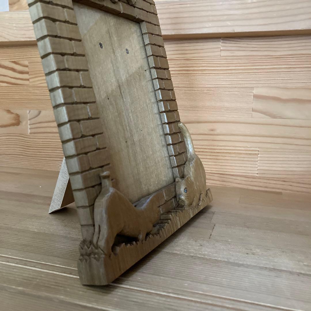 木彫り　額　フレーム　猫　ねこ　レンガ