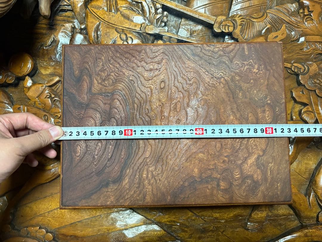 縁起物　木製　特大　カエル彫刻 波状模様　一刀彫　台座あり　箱無　蝦蟇　無事帰る