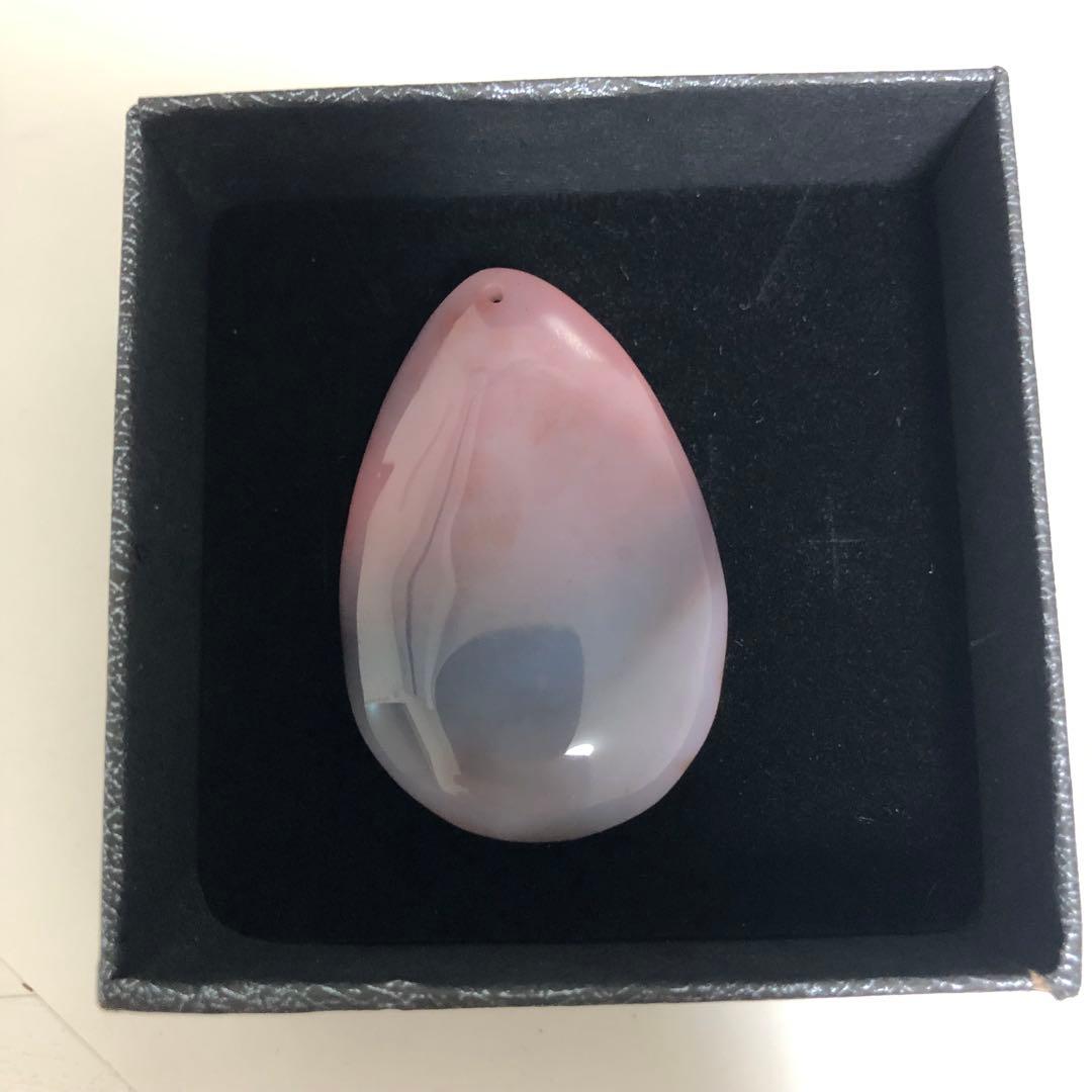 縁結び 女陰 ヌードメノウ 生命の源 女性器 趣味 天然石 瑪瑙 彫り物D51