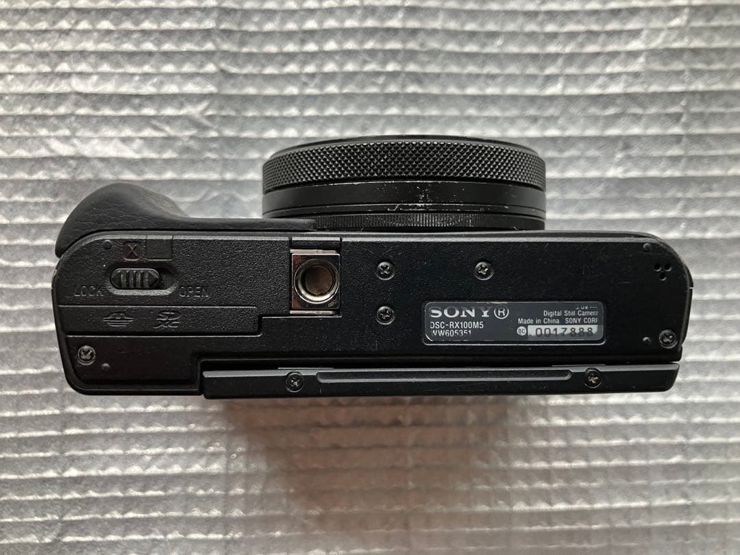 ♫　SONY Cyber-shot DSC-RX100M5