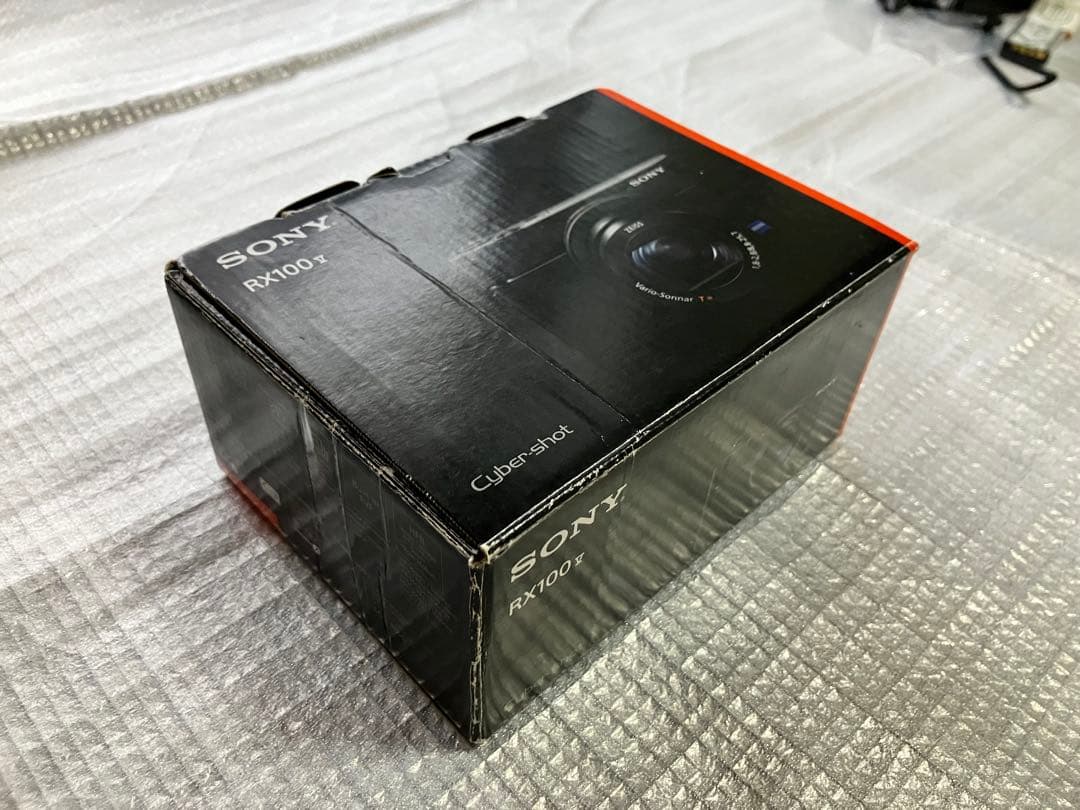 ♫　SONY Cyber-shot DSC-RX100M5