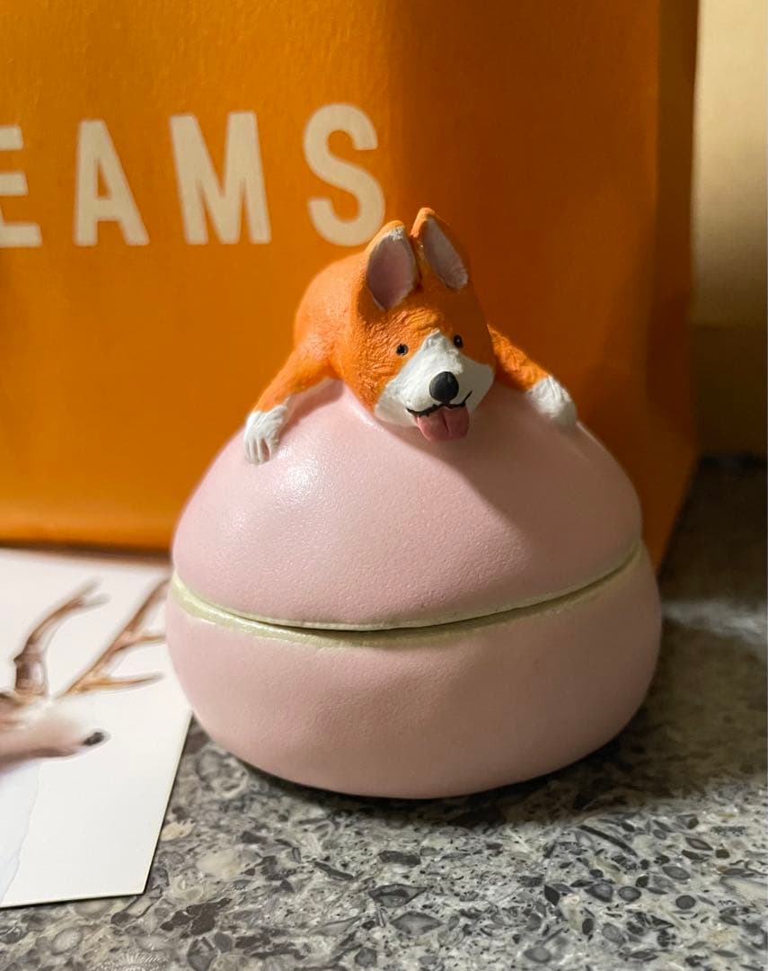 清水まり恵　コーギーの小物入れ