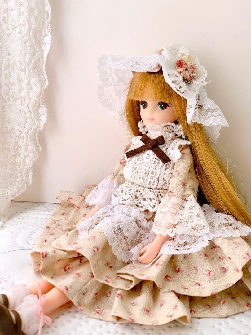 リカちゃんハンドメイド服★レースたっぷり段々ドレス