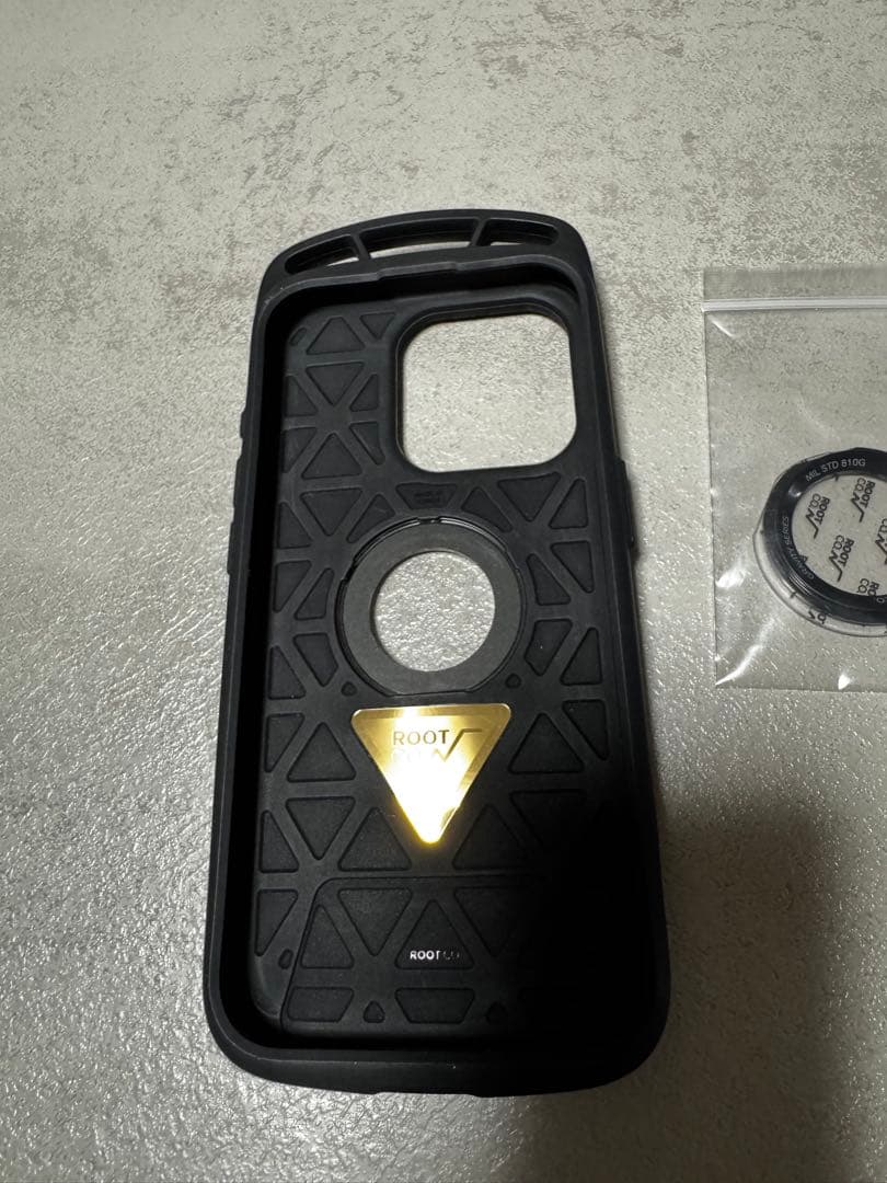 ROOT CO. GRAVITY Shock Resistケース.ストラップ付き