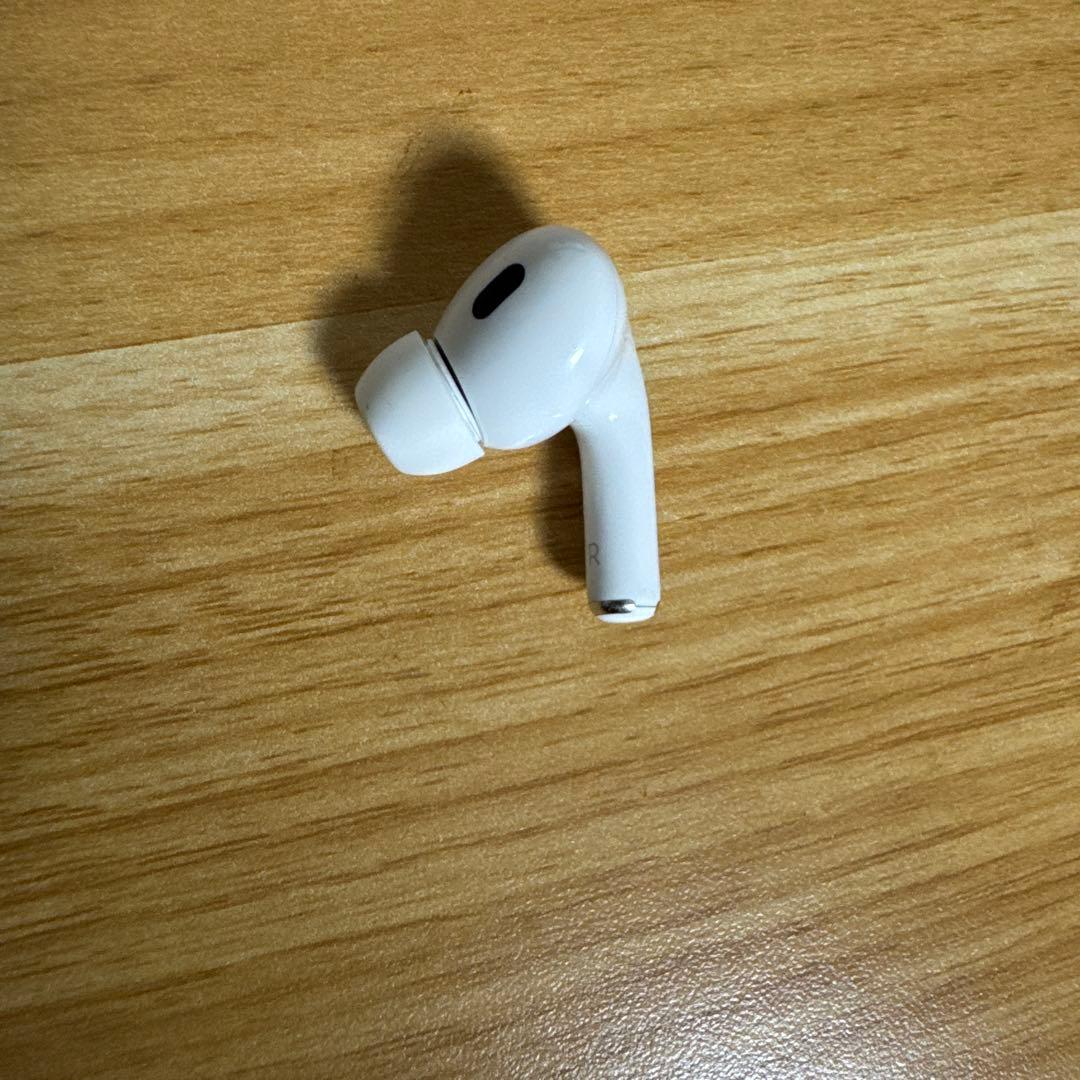 Apple AirPods Pro 第二世代　本体➕右側