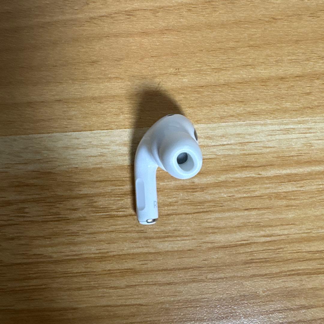 Apple AirPods Pro 第二世代　本体➕右側
