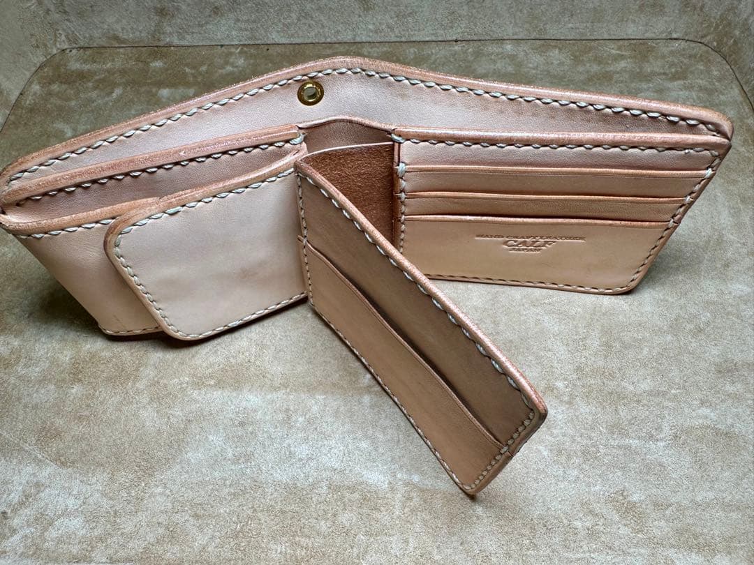 レザー製二つ折り財布 ベージュ M刻印