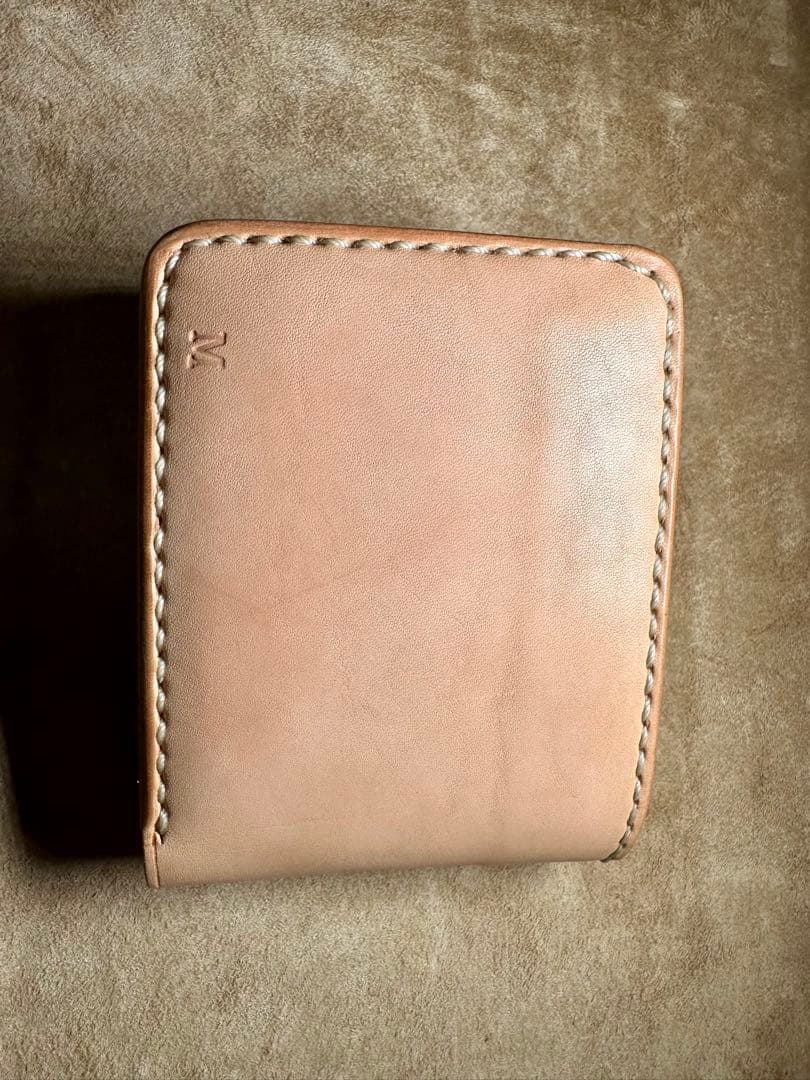 レザー製二つ折り財布 ベージュ M刻印