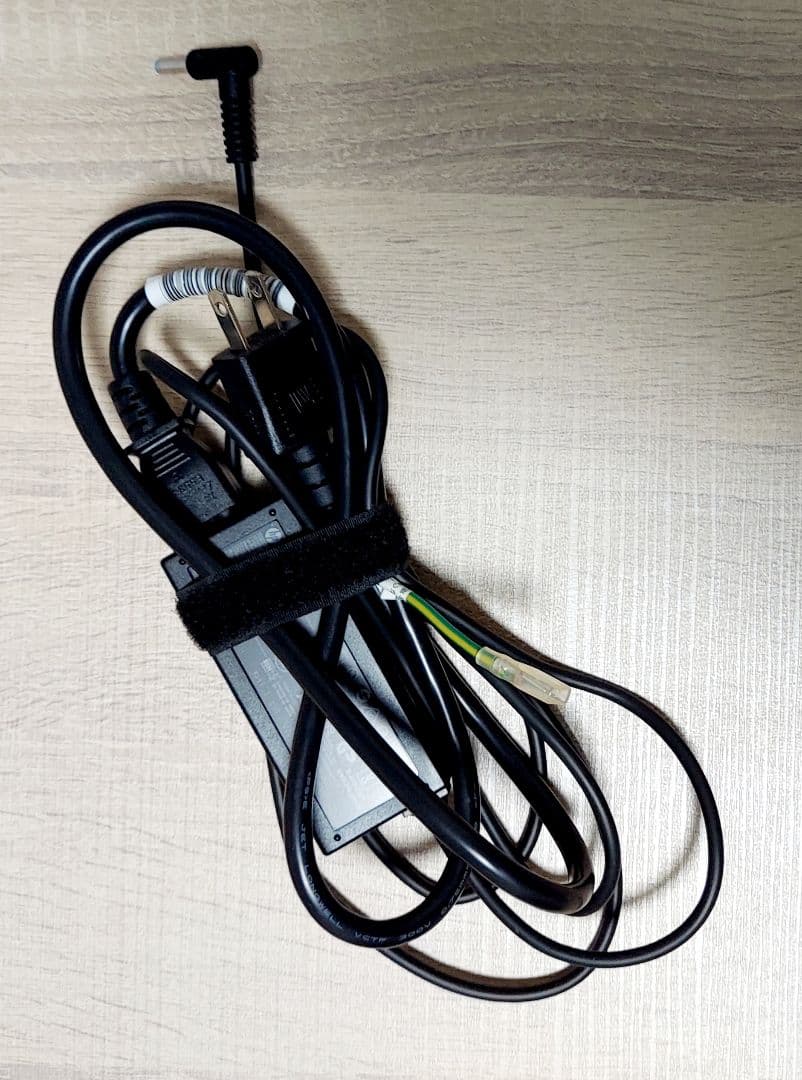 hp ノートパソコン 15-db0000 ホワイト ACアダプター付 ②