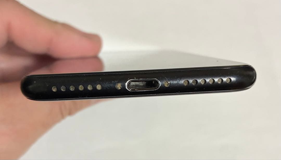 Apple iPhone SE (第2世代) ブラック　64GB SIMフリー