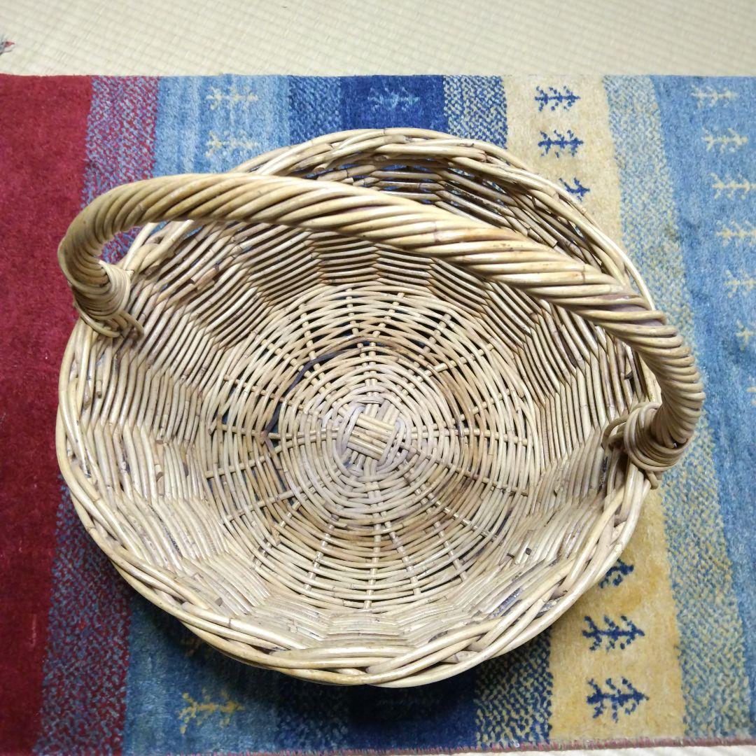 アラログ(皮付きの籐蔓)の特大バスケット・アンティーク・ラタン