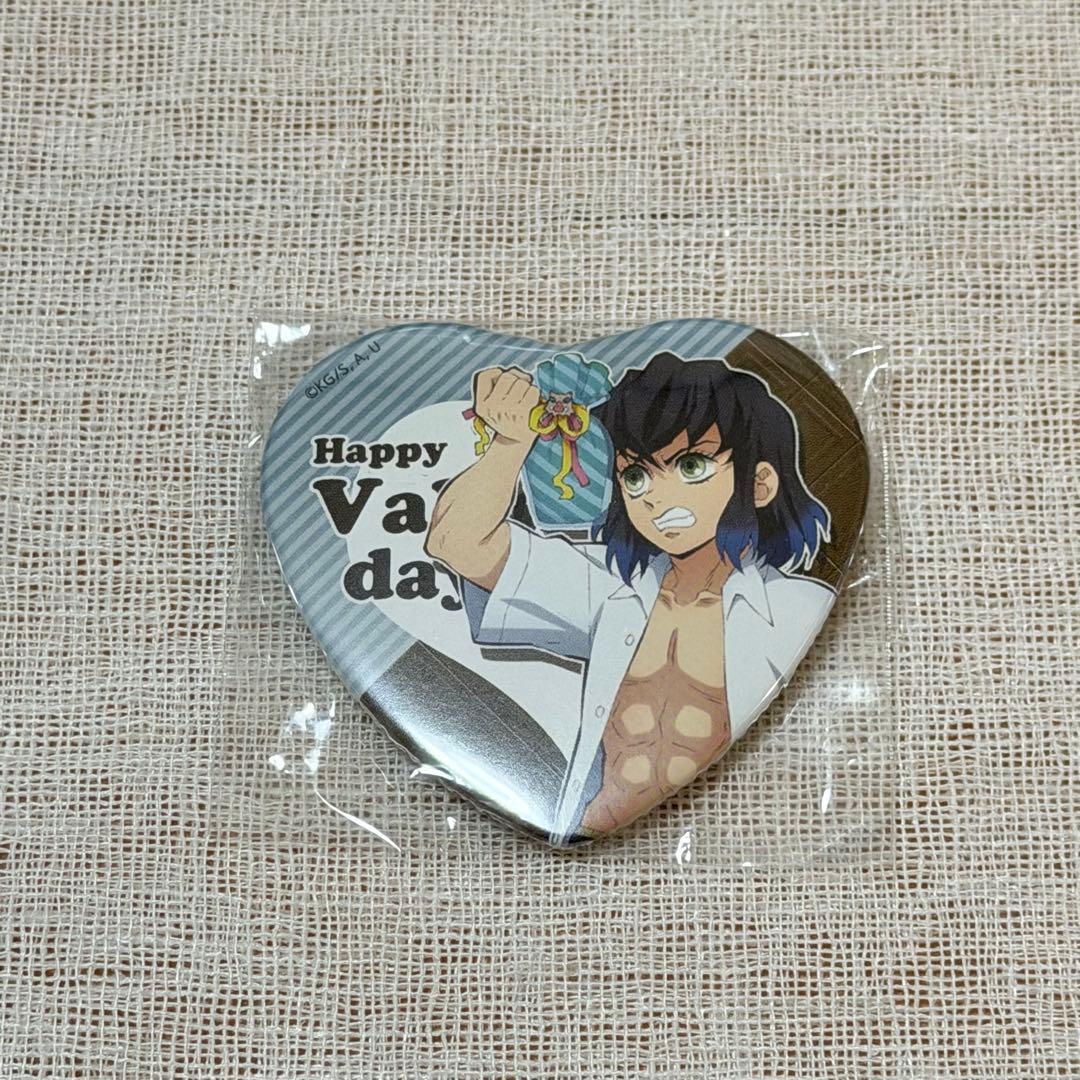 鬼滅の刃　バレンタインufotable ハート型缶バッジ　嘴平伊之助 キメツ学園