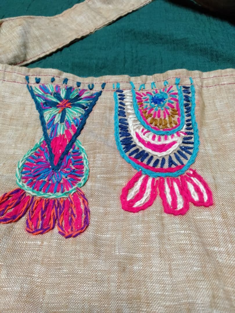 未使用【タイの手刺繍バッグ】リネン地・しっかり目の裏布付・一点物