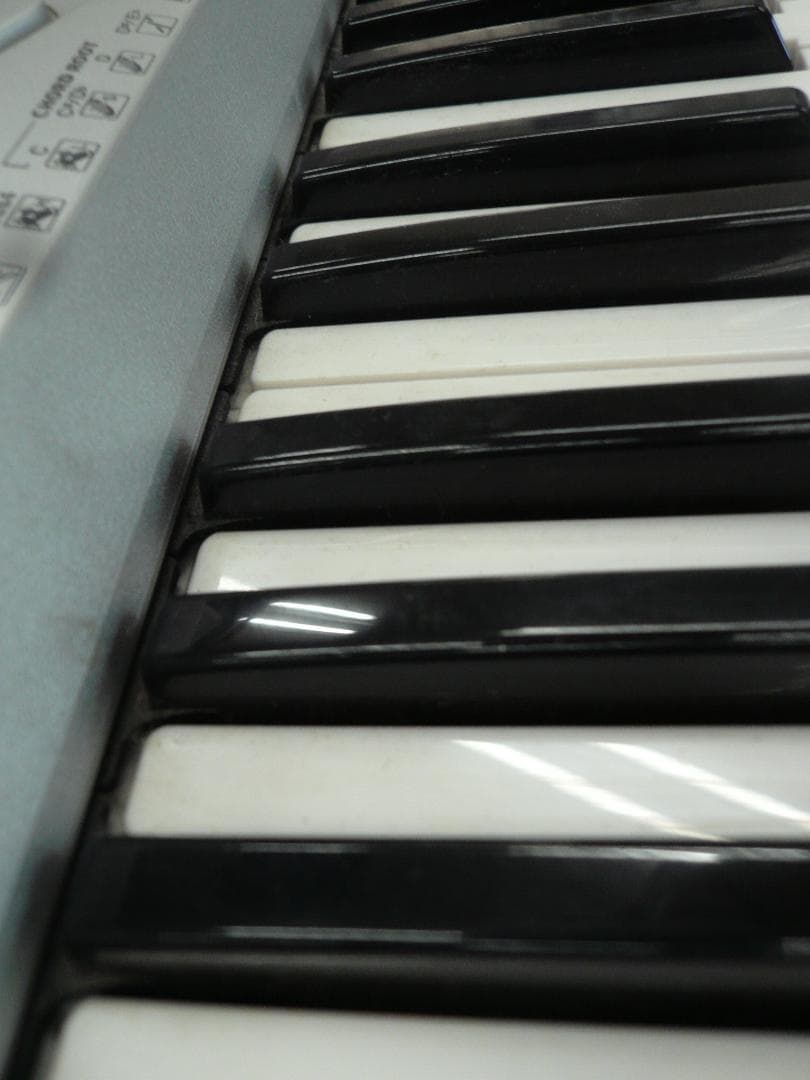 中古YAMAHA電子ピアノ 光ナビゲーション 61鍵盤 EZ-J24　　値引不可