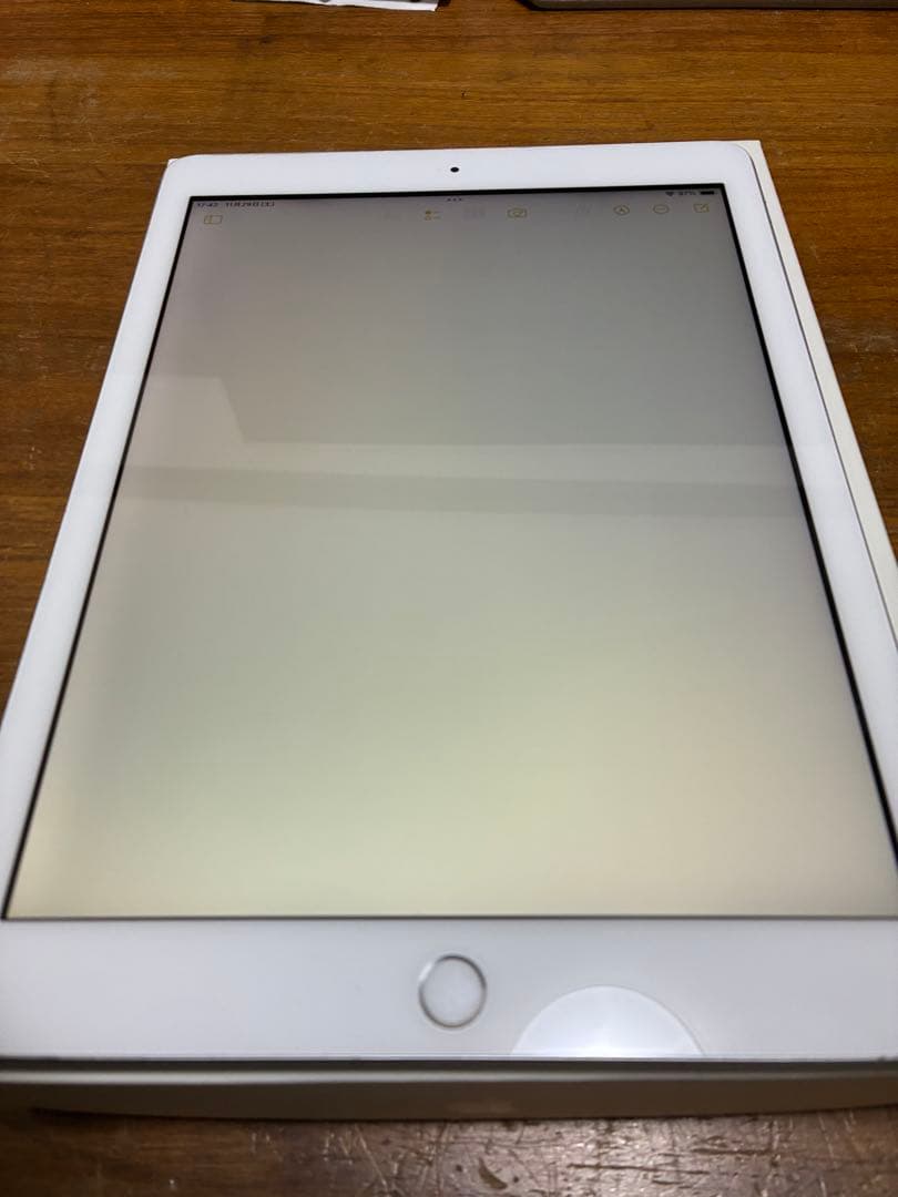 Apple iPad 6th 32GB WiFi 9.7インチ本体