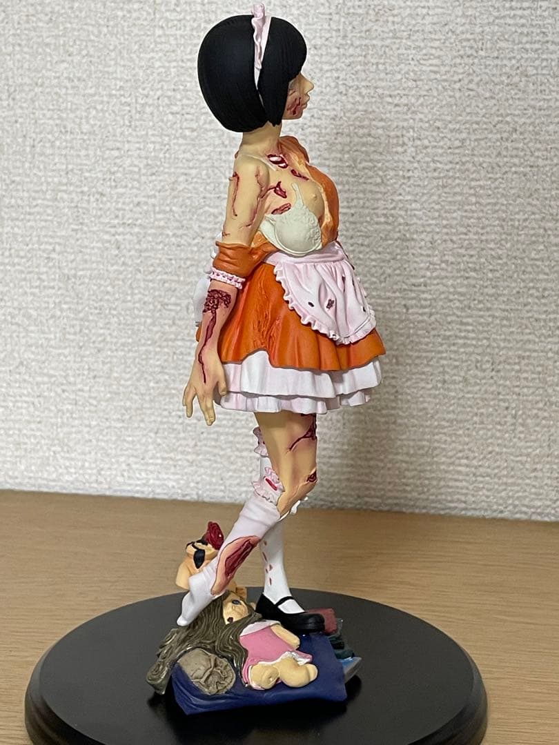 ゾンビーガール　ポリストーンフィギュア ジャンク品