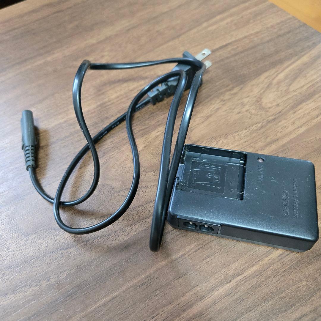 CASIO EXILIM EX-Z270　カシオ　デジカメ