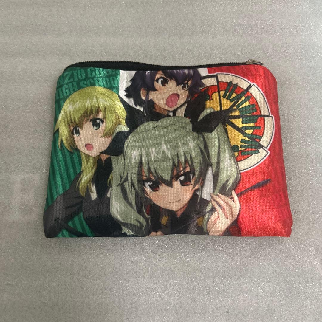 アンツィオ　アンチョビ　カルパッチョ　ペパロニ　ポーチ
