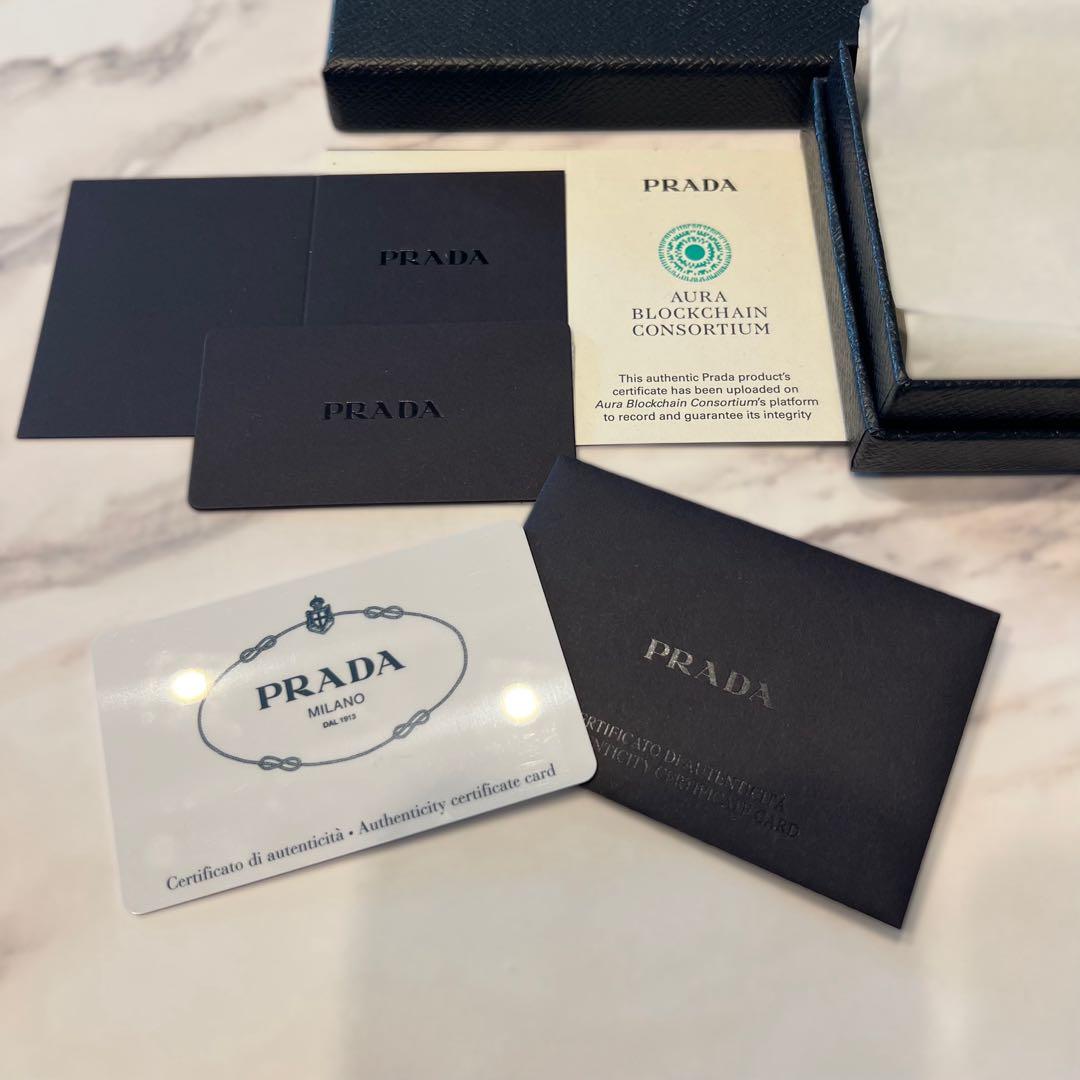 PRADA ピンクファー iPhone13pro アイフォンケース 箱付き