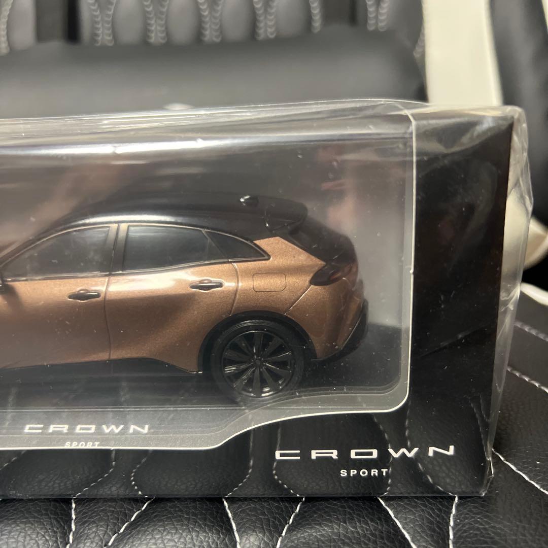 クラウンスポーツ 1/30 ディーラーミニカー