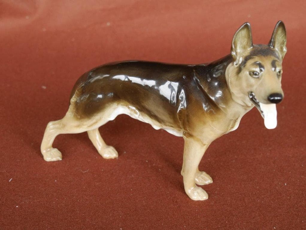 フッチェンロイター　シェパードのフィギュリン