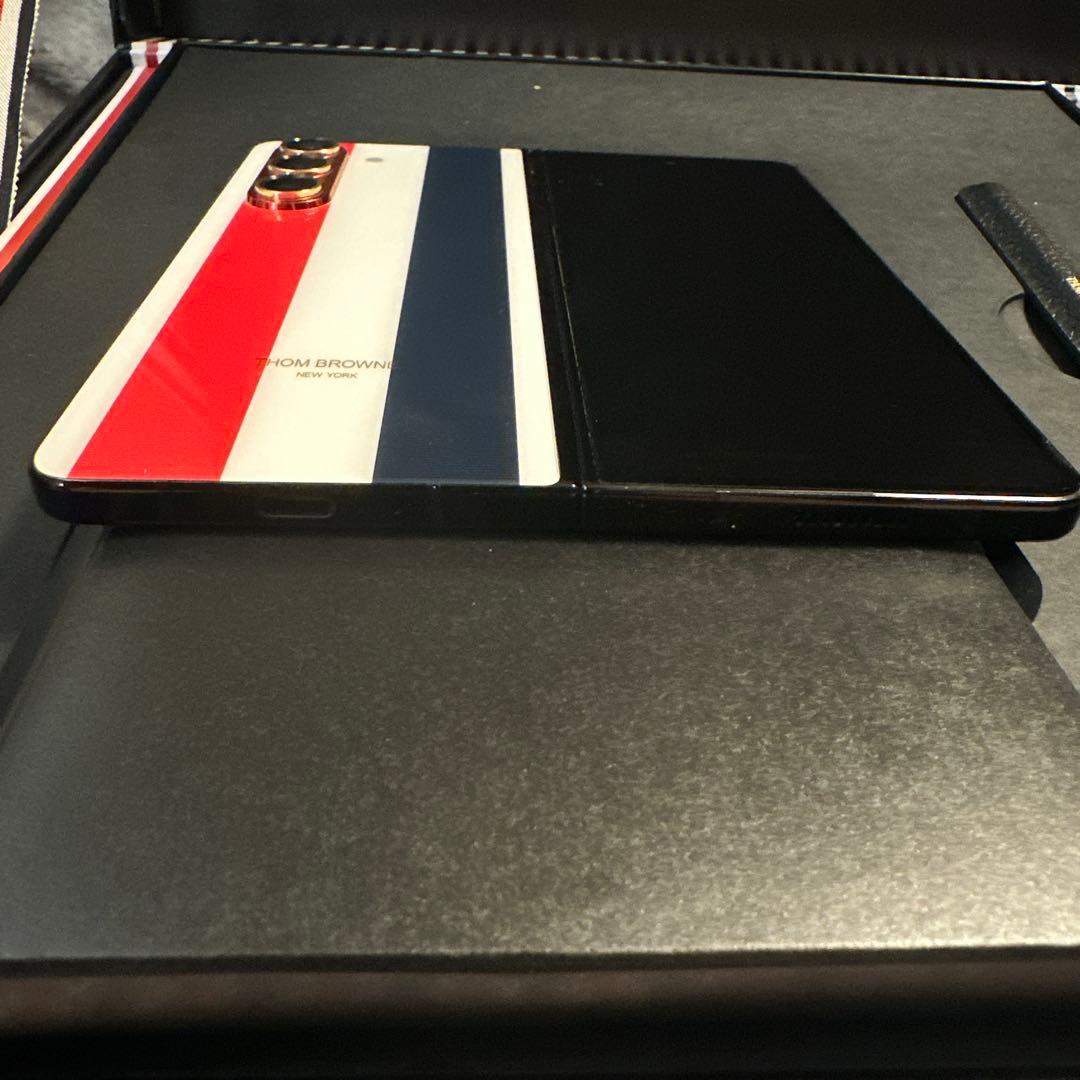 Thom Browneトムブラウン Galaxy Z Fold5 watch6