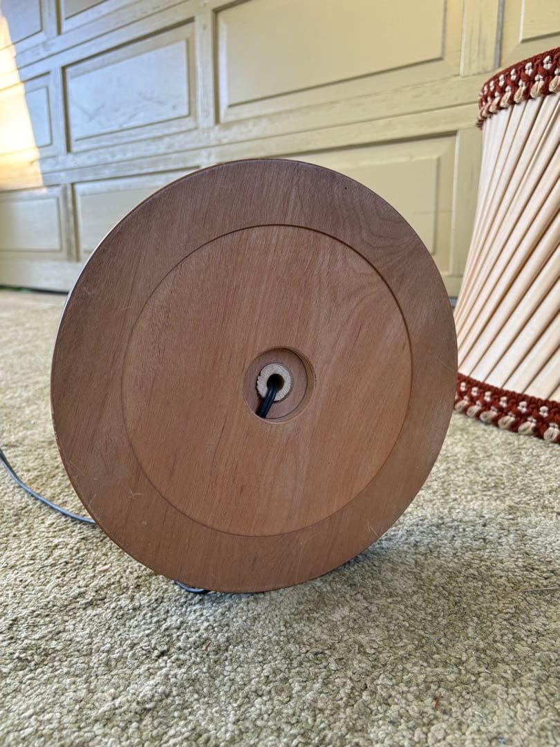 【ちーちゃん】木製フロアスタンドランプ プリーツシェード付き