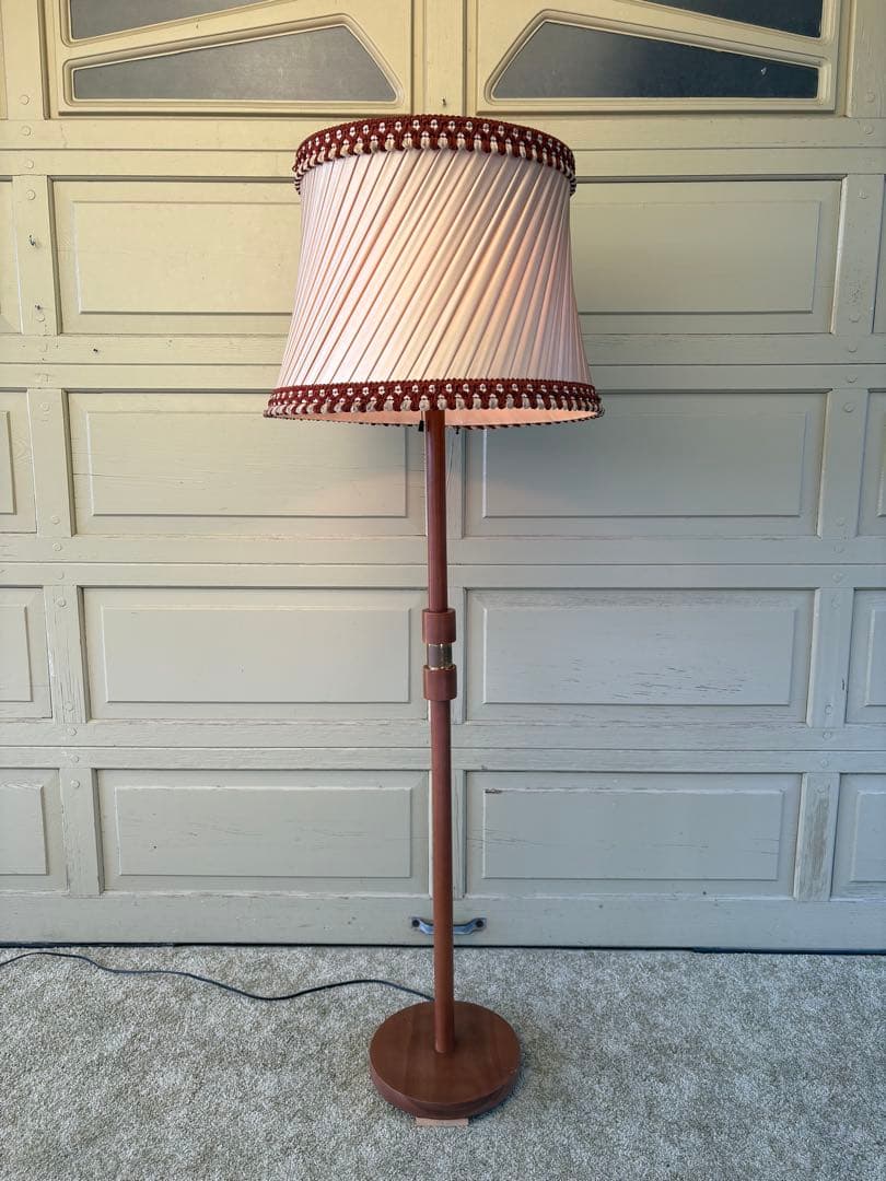 【ちーちゃん】木製フロアスタンドランプ プリーツシェード付き