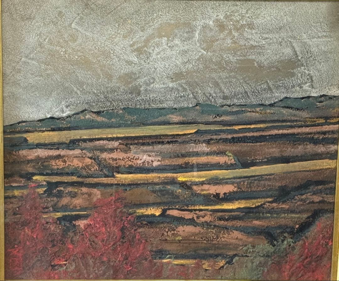 渡辺文平　【草原にある山】 油彩画 山と畑の風景 金色フレーム付き