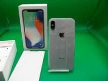 極上超美品iphoneX64GB　シルバー付属品未使用箱付き　ドコモ　SIMフリ