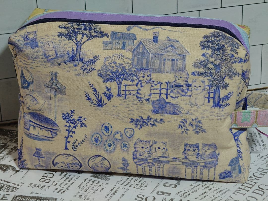 ユキエモン柄　オーダー　ダブルファスナーポーチ　オムツポーチ　スクエアポーチ