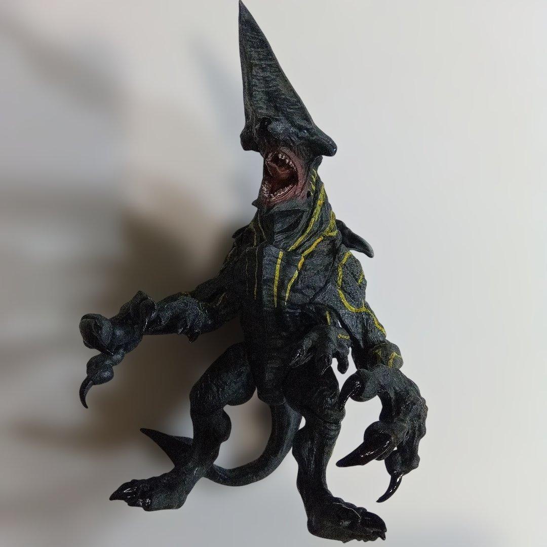 ネカ　パシフィックリム　ナイフヘッド　怪獣　フィギュア