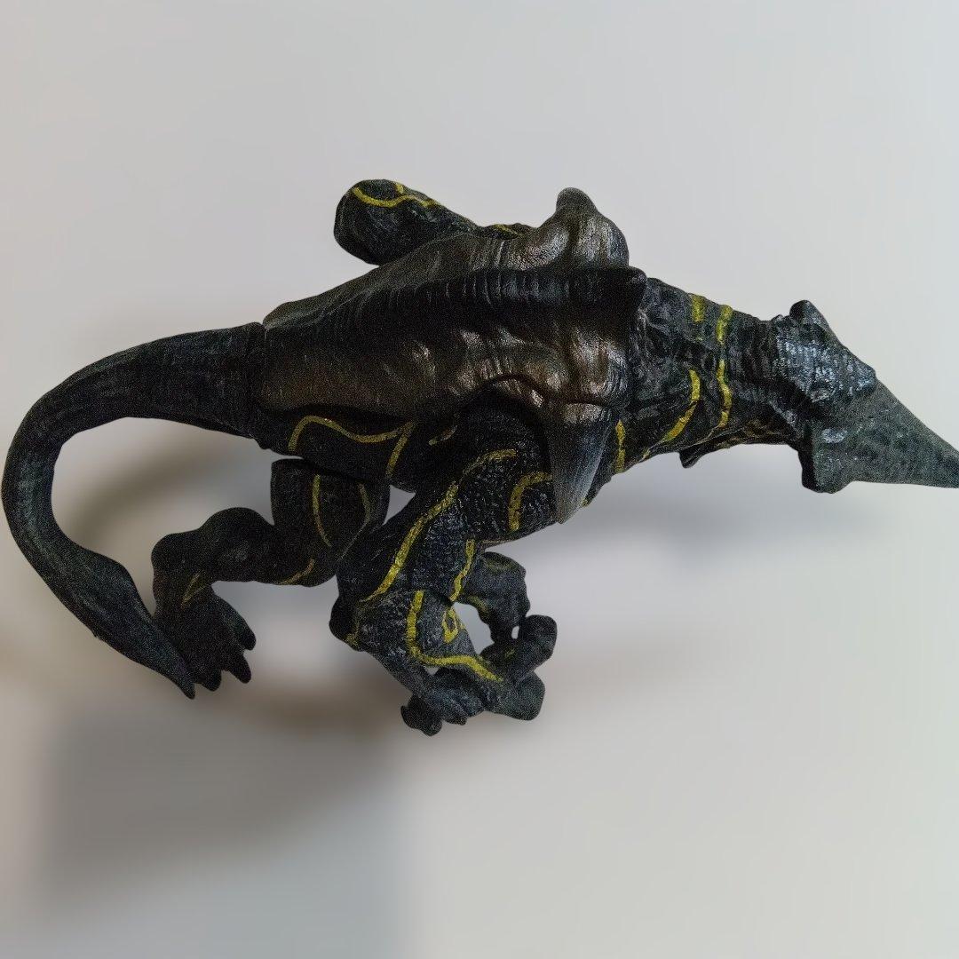 ネカ　パシフィックリム　ナイフヘッド　怪獣　フィギュア