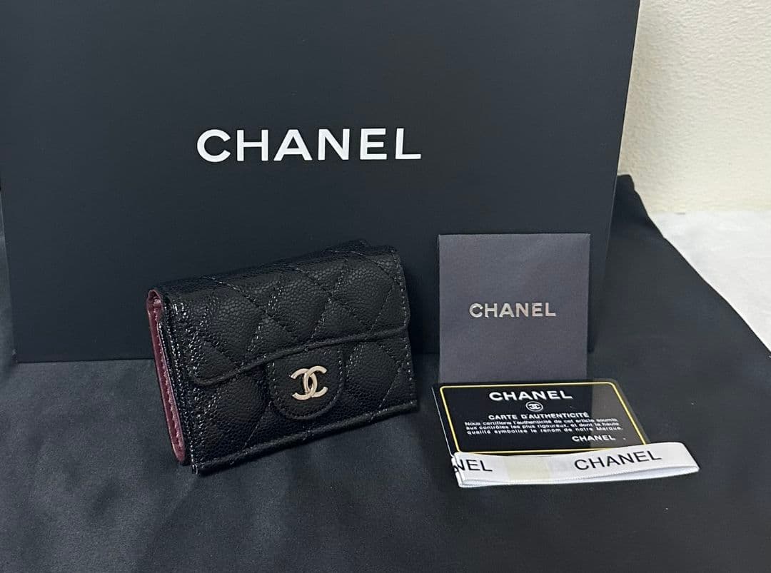 CHANEL キルティングレザー折り財布ブラック