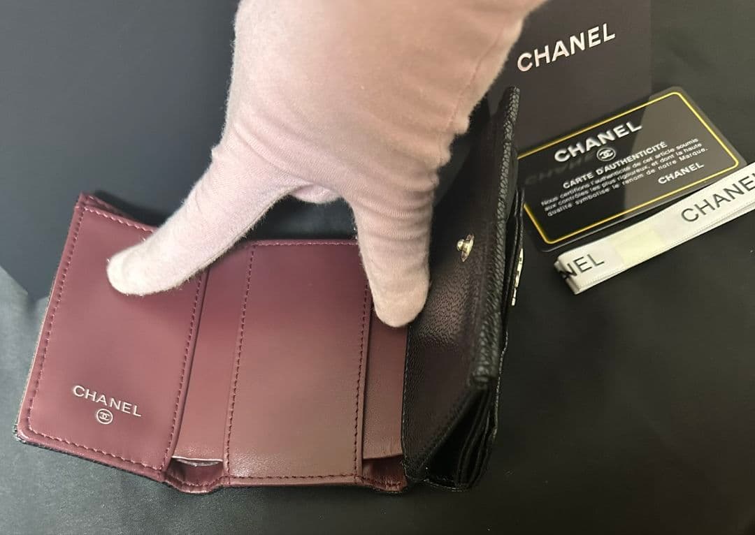 CHANEL キルティングレザー折り財布ブラック