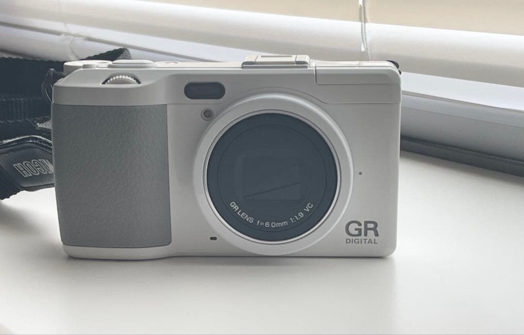 デジタルカメラ GR DIGITAL IV white Edition