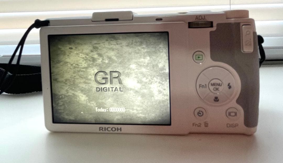 デジタルカメラ GR DIGITAL IV white Edition